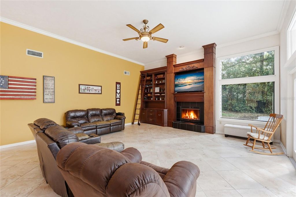 Image 16 of property listing at 4249 NW 56TH WAY, Gainesville, FL 32606