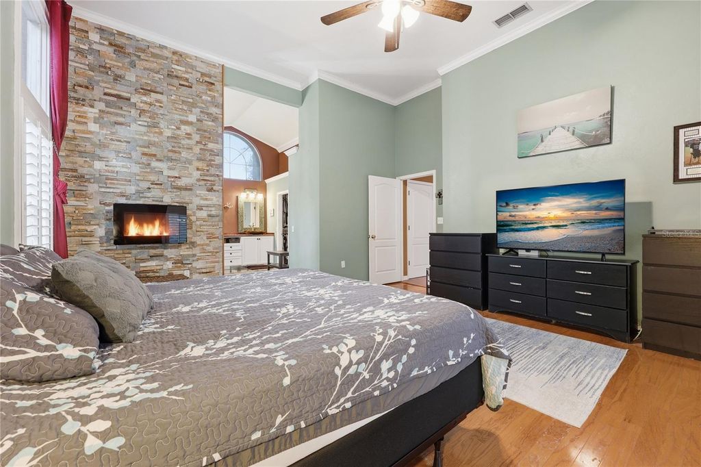 Image 19 of property listing at 4249 NW 56TH WAY, Gainesville, FL 32606