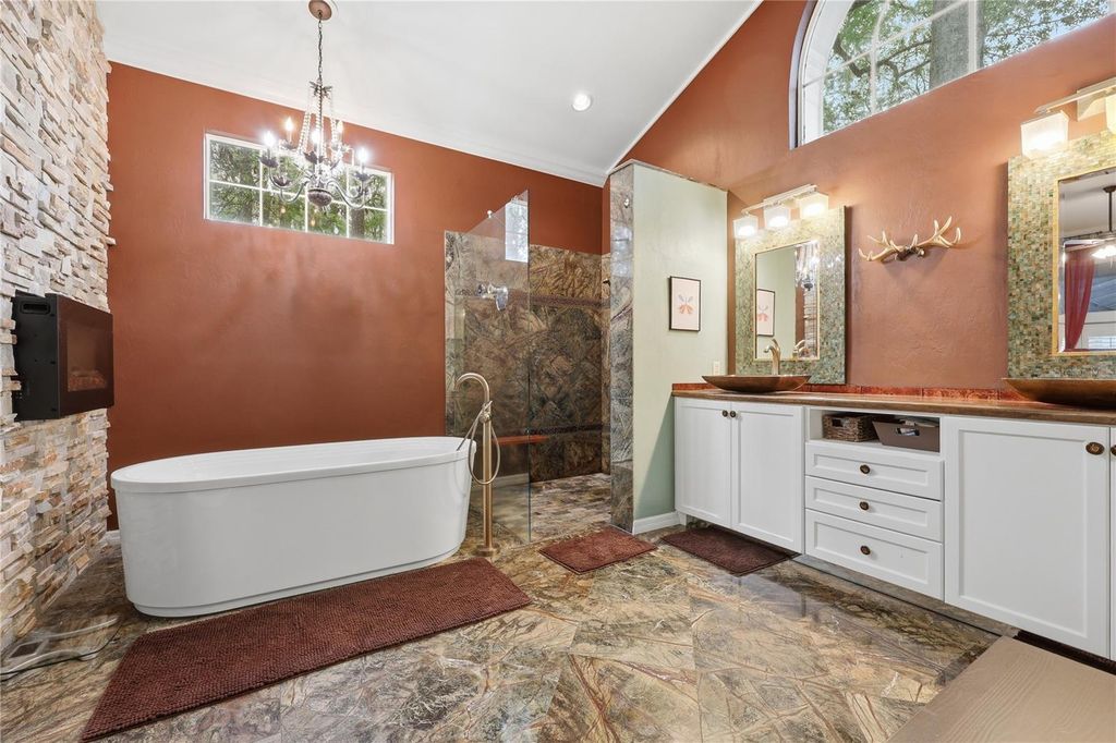 Image 20 of property listing at 4249 NW 56TH WAY, Gainesville, FL 32606