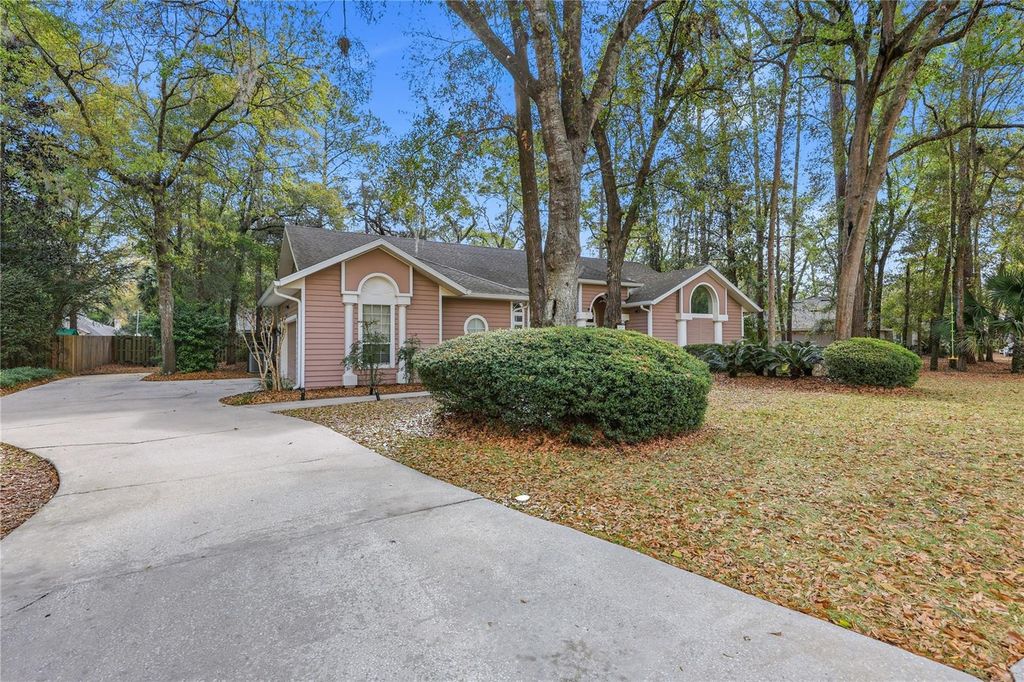 Image 6 of property listing at 4249 NW 56TH WAY, Gainesville, FL 32606