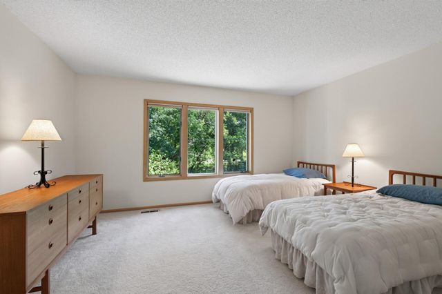 3631 Oakton Ridge, Minnetonka, MN 55305