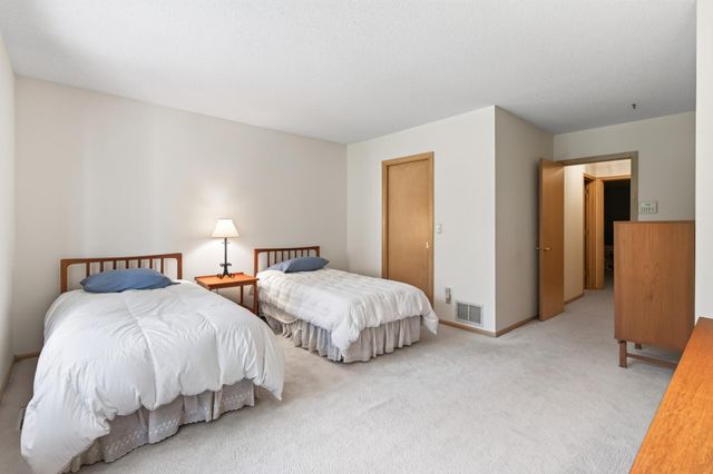 3631 Oakton Ridge, Minnetonka, MN 55305