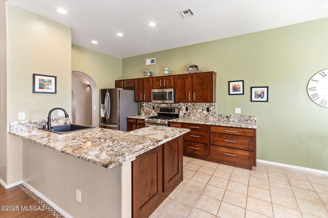 11681 N La Tanya Drive, Oro Valley, AZ 85737