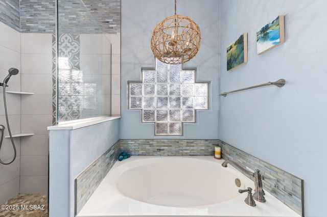 11681 N La Tanya Drive, Oro Valley, AZ 85737