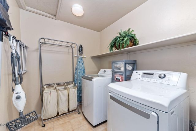 11681 N La Tanya Drive, Oro Valley, AZ 85737