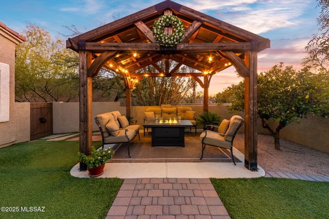 11681 N La Tanya Drive, Oro Valley, AZ 85737