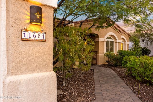 11681 N La Tanya Drive, Oro Valley, AZ 85737