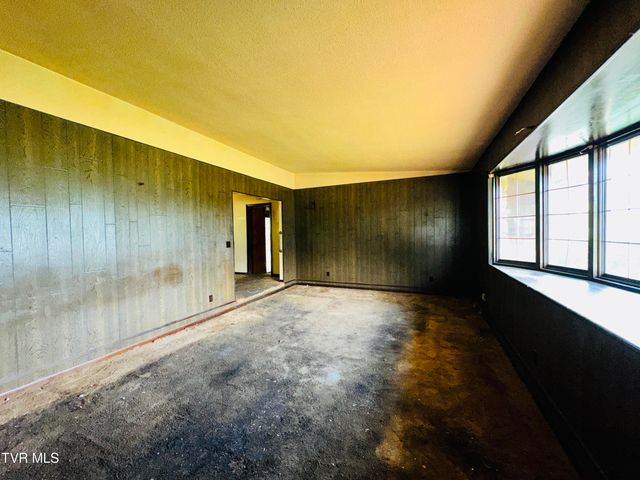 1201 Woodside Drive, Johnson City, TN 37604