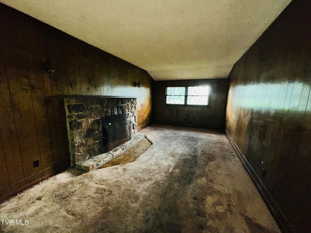 1201 Woodside Drive, Johnson City, TN 37604