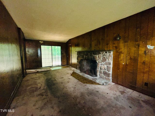 1201 Woodside Drive, Johnson City, TN 37604