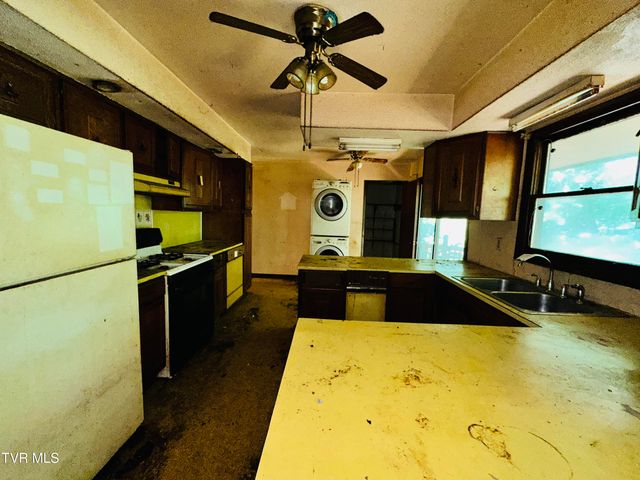 1201 Woodside Drive, Johnson City, TN 37604