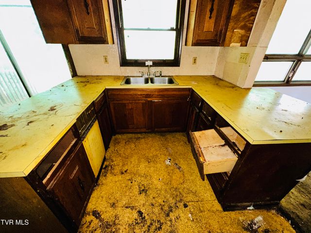1201 Woodside Drive, Johnson City, TN 37604