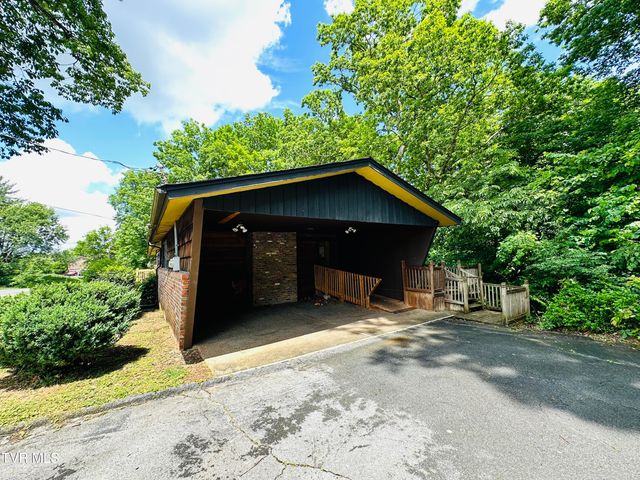 1201 Woodside Drive, Johnson City, TN 37604