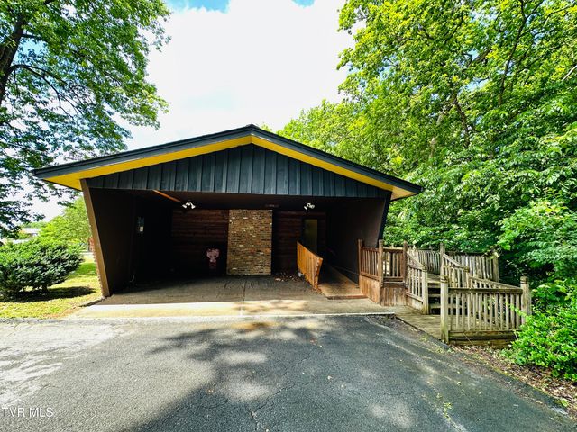 1201 Woodside Drive, Johnson City, TN 37604