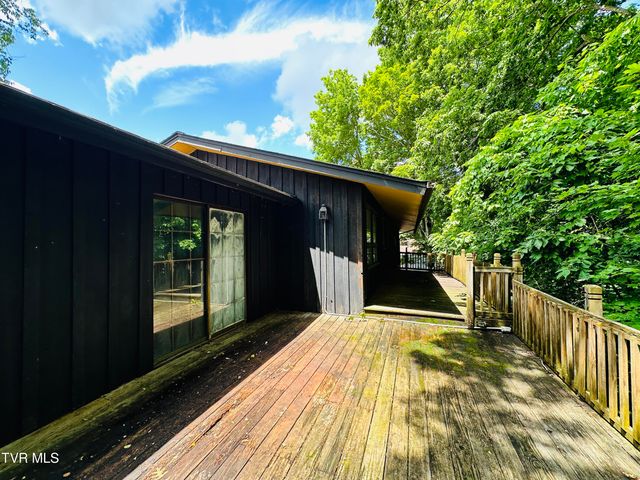 1201 Woodside Drive, Johnson City, TN 37604