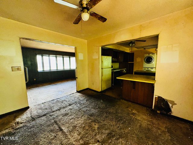 1201 Woodside Drive, Johnson City, TN 37604