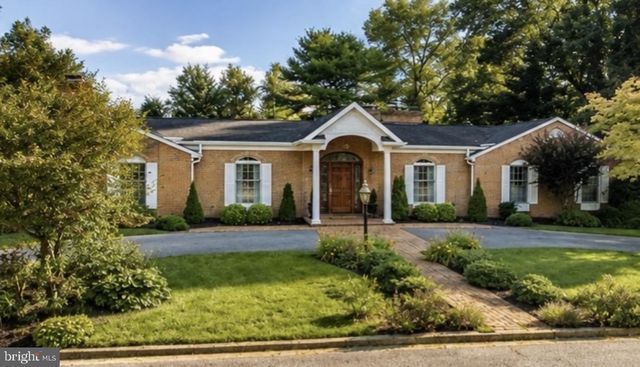 13508 OVERHILL DR, Hagerstown, MD 21742