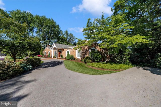 13508 OVERHILL DR, Hagerstown, MD 21742