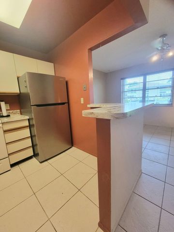 26 Lake Vista Trl Apt 104, Port St Lucie, FL 34952