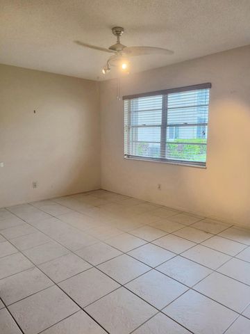 26 Lake Vista Trl Apt 104, Port St Lucie, FL 34952