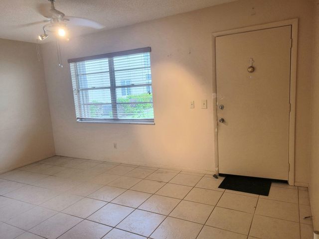 26 Lake Vista Trl Apt 104, Port St Lucie, FL 34952