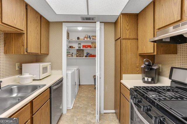 3445 Ivys Walk, Atlanta, GA 30340