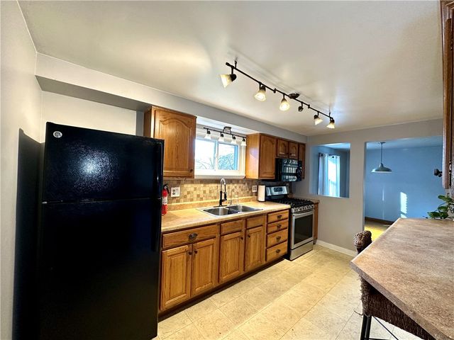 118 Foster Road, Beaver Falls, PA 15010