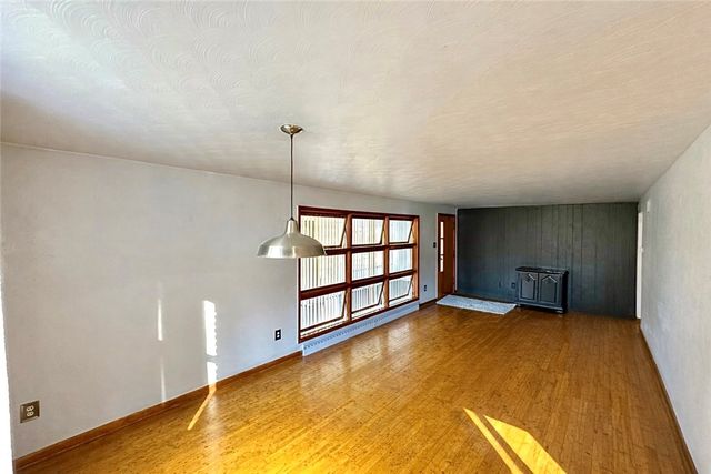 118 Foster Road, Beaver Falls, PA 15010