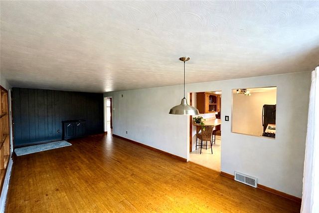 118 Foster Road, Beaver Falls, PA 15010