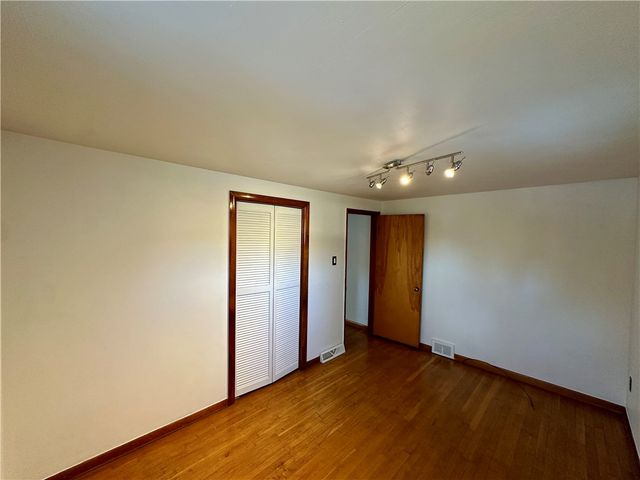 118 Foster Road, Beaver Falls, PA 15010