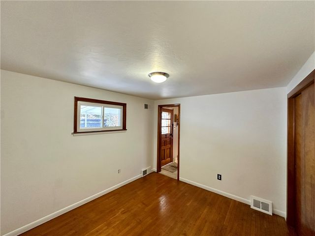 118 Foster Road, Beaver Falls, PA 15010