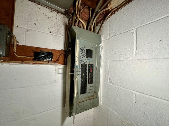 118 Foster Road, Beaver Falls, PA 15010