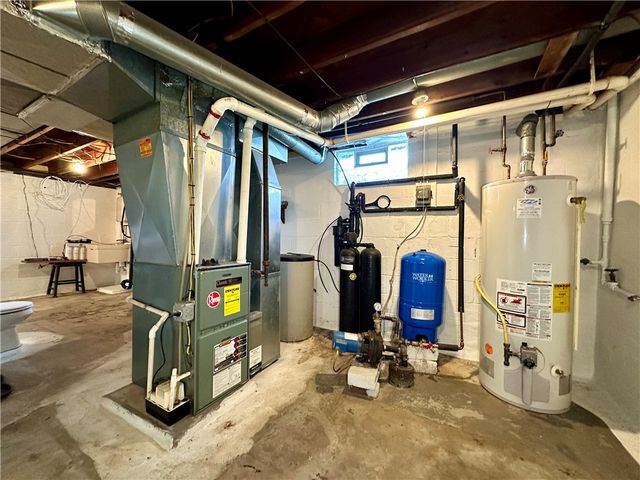 118 Foster Road, Beaver Falls, PA 15010