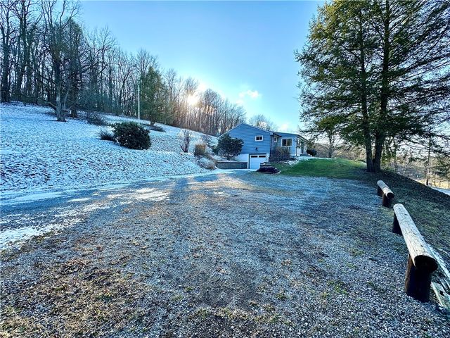 118 Foster Road, Beaver Falls, PA 15010