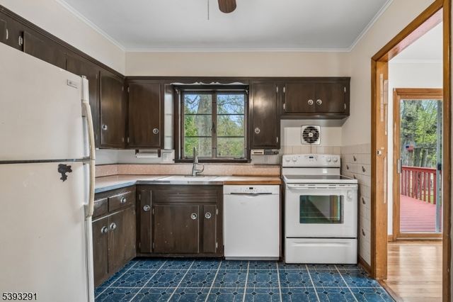 22 Alan Ln, Mine Hill Twp., NJ 07803