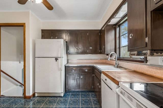 22 Alan Ln, Mine Hill Twp., NJ 07803