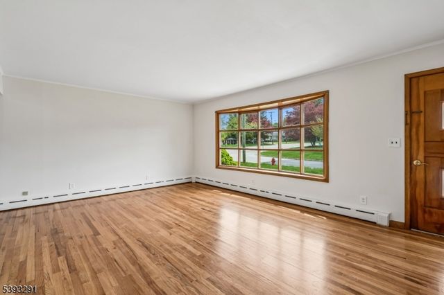 22 Alan Ln, Mine Hill Twp., NJ 07803