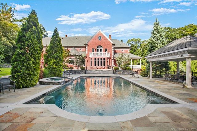26 Pequot Lane, New Canaan, CT 06840