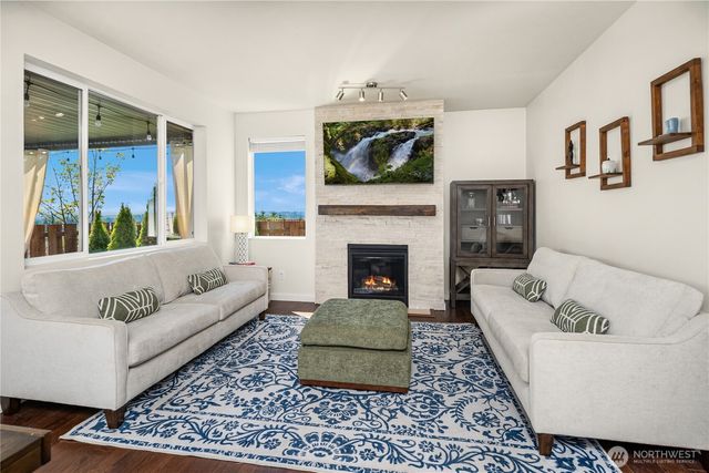 16306 24th Street E, Lake Tapps, WA 98391