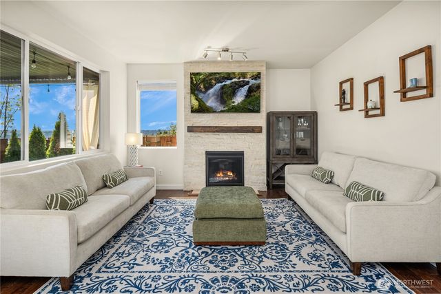 16306 24th Street E, Lake Tapps, WA 98391