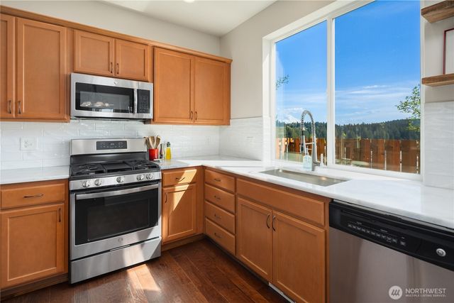 16306 24th Street E, Lake Tapps, WA 98391