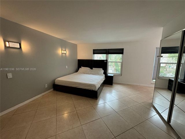 4028 SW 67th Ter 3, Davie, FL 33314