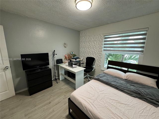 4028 SW 67th Ter 3, Davie, FL 33314