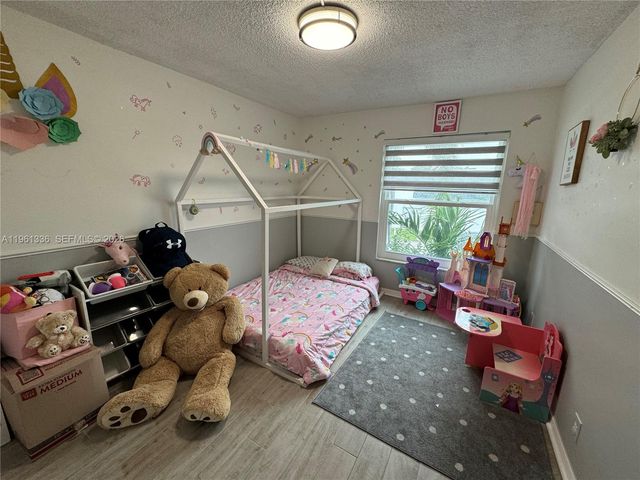 4028 SW 67th Ter 3, Davie, FL 33314