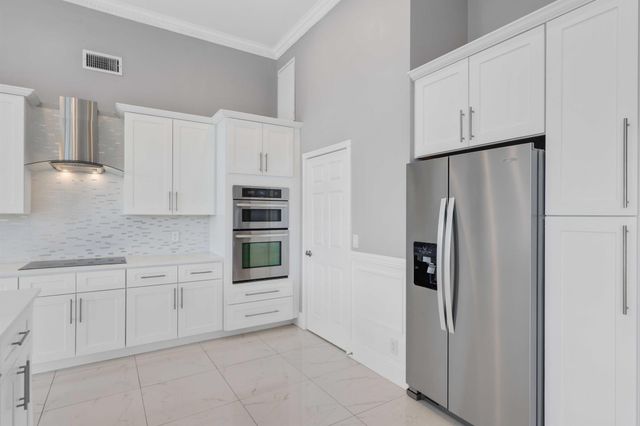 19162 Cloister Lake Lane, Boca Raton, FL 33498