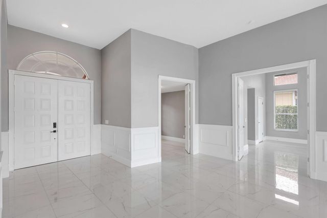 19162 Cloister Lake Lane, Boca Raton, FL 33498