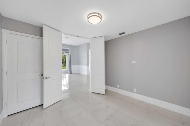 19162 Cloister Lake Lane, Boca Raton, FL 33498