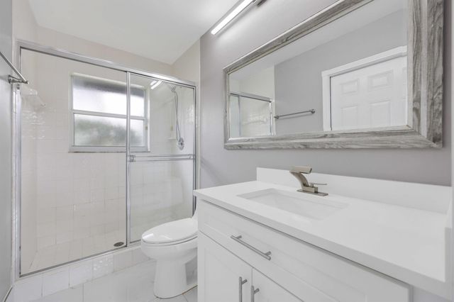 19162 Cloister Lake Lane, Boca Raton, FL 33498