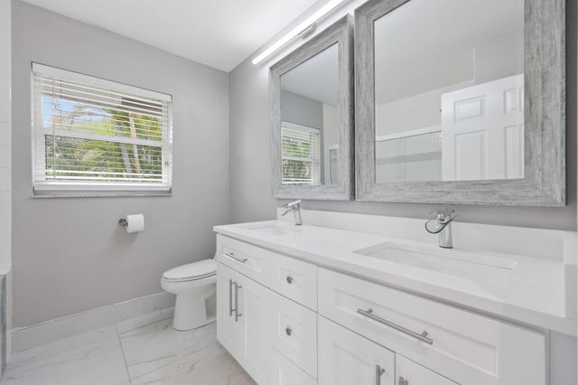 19162 Cloister Lake Lane, Boca Raton, FL 33498