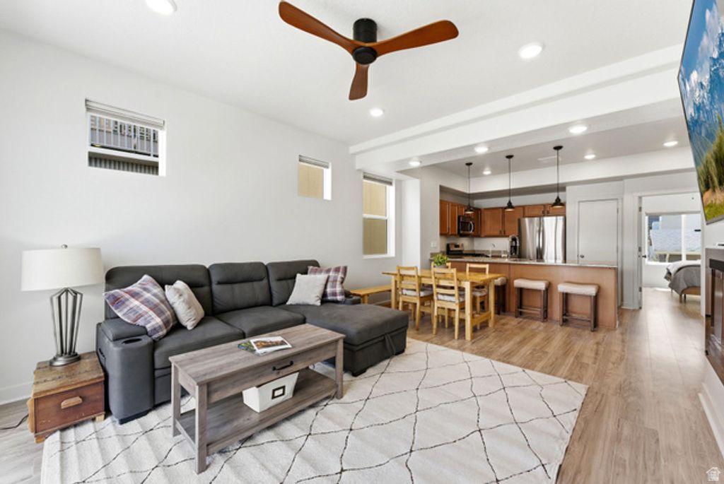 1386 VILLAGE GREEN TRL, Park City, UT 84098 — exterior